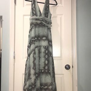 Small maxi dress snake print light blue